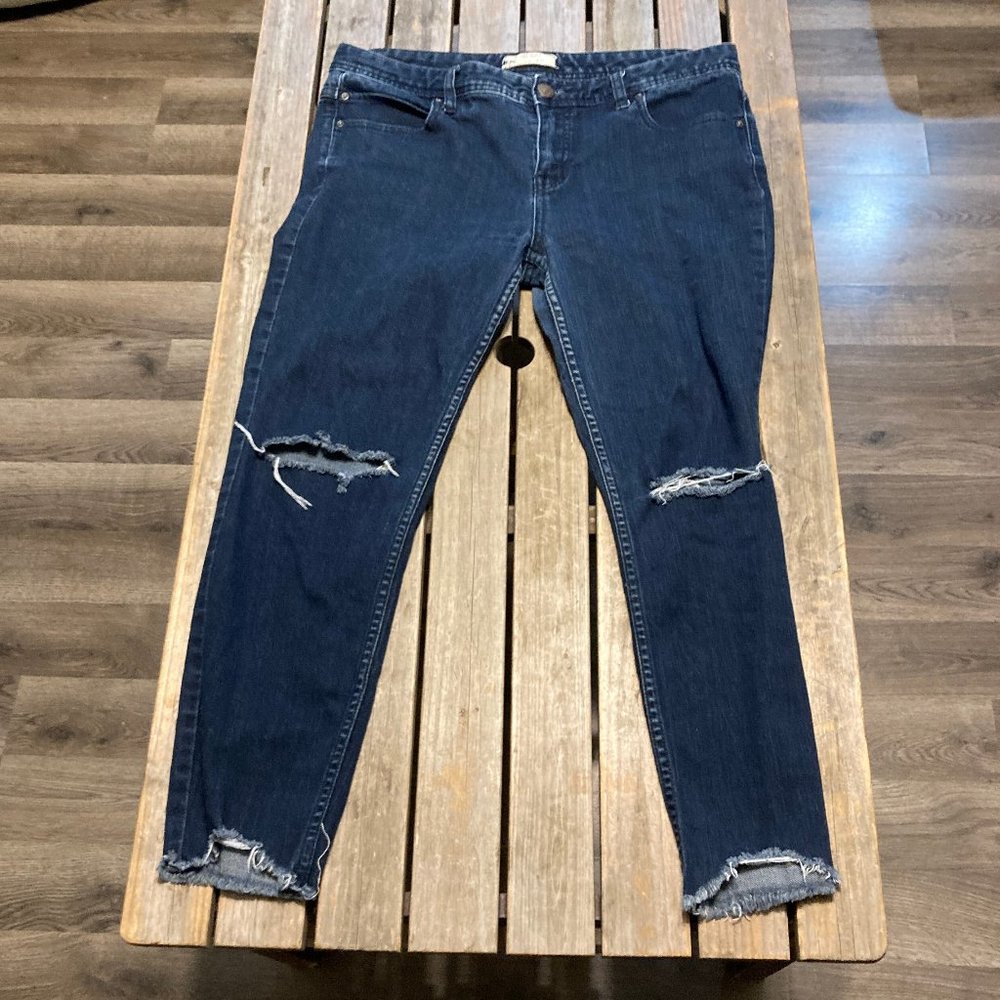 Free people dark wash distressed hi rise cropped raw hem jeans 31